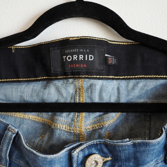 Torrid Distressed Skinny Jeans Size 16T - Picture 6 of 7